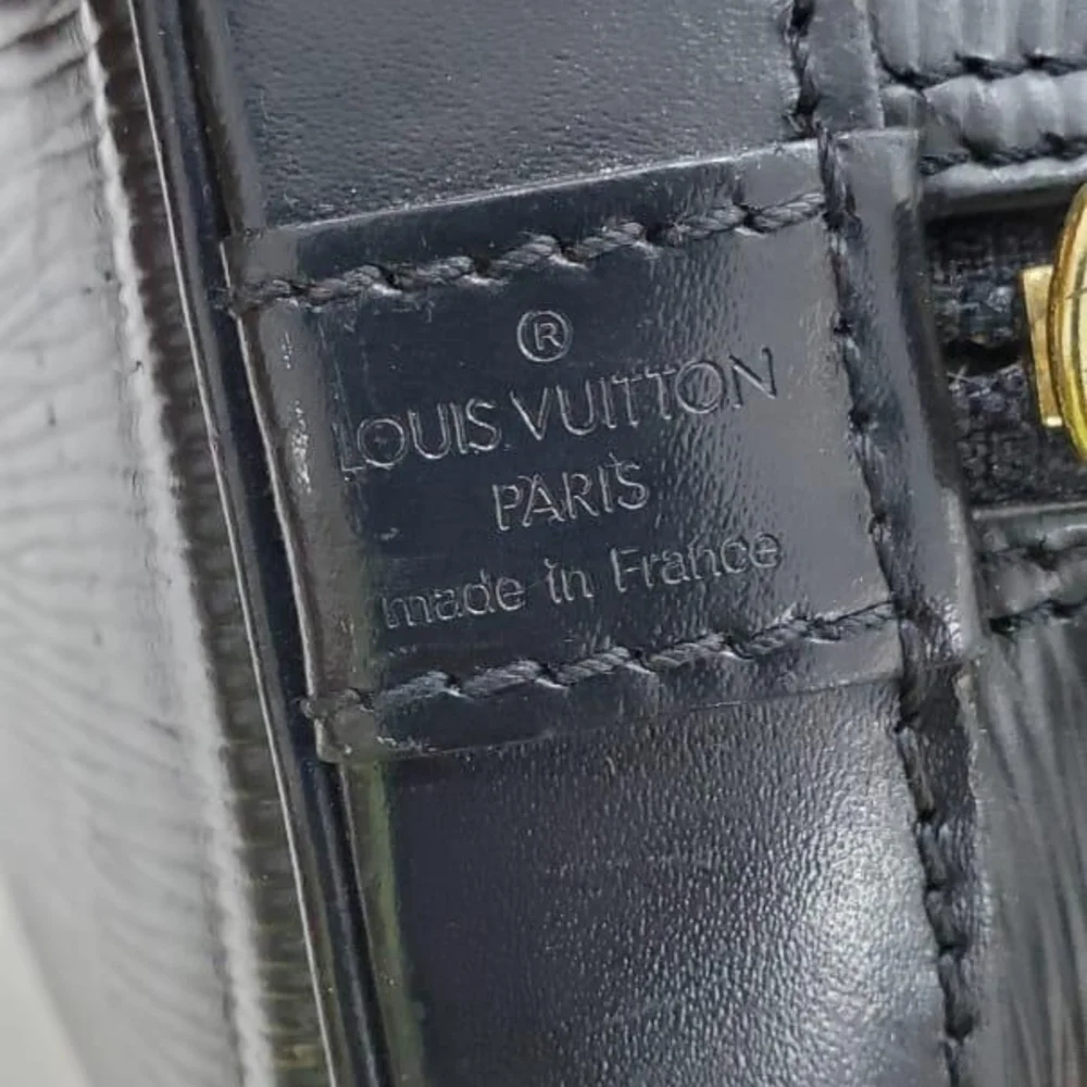 Elegant Black Leather Handbag